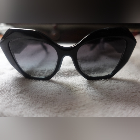 SUNGLASSES - Picture 2 of 3